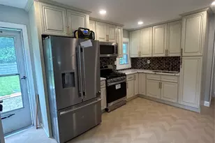 207 Morsemere Ave, Yonkers, NY 10703 - Photo 2