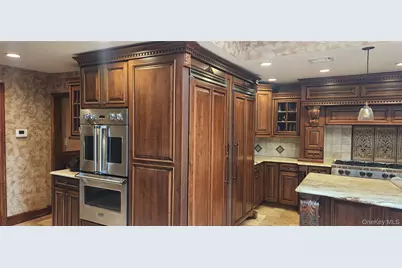 7 Arista Court, Dix Hills, NY 11746 - Photo 24