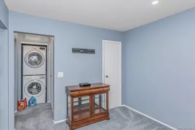 62 Cambridge Drive W, Copiague, NY 11726 - Photo 10