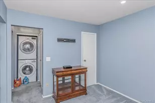 62 Cambridge Dr W, Copiague, NY 11726 - Photo 10