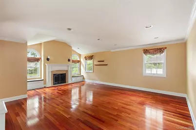 1390 Poulson Street, Wantagh, NY 11793 - Photo 4