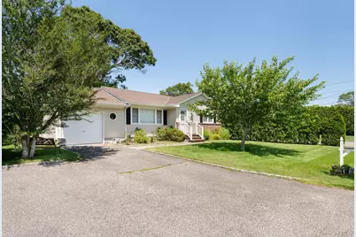 23 Staller Boulevard, Hampton Bays, NY 11946 - Photo 30
