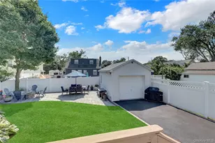 239 S 2nd St, Lindenhurst, NY 11757 - Photo 22