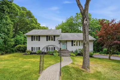 9 Roxanne Boulevard, Highland, NY 12528 - Photo 1
