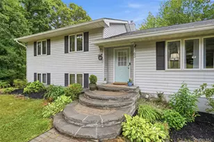 9 Roxanne Blvd, Highland, NY 12528 - Photo 2