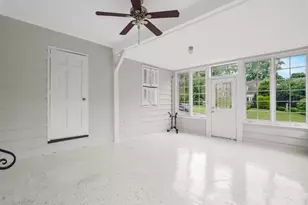 17 Pinewood Rd, Manhasset, NY 11030 - Photo 18