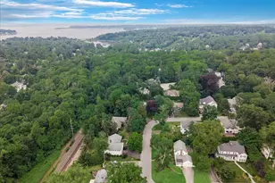17 Pinewood Rd, Manhasset, NY 11030 - Photo 44