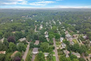 17 Pinewood Rd, Manhasset, NY 11030 - Photo 38