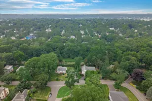 17 Pinewood Rd, Manhasset, NY 11030 - Photo 42