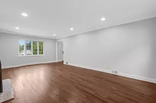 17 Pinewood Rd, Manhasset, NY 11030 - Photo 6