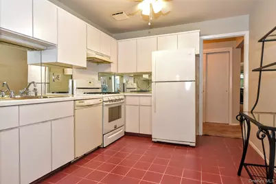 376 Country Club Lane, Pomona, NY 10970 - Photo 6