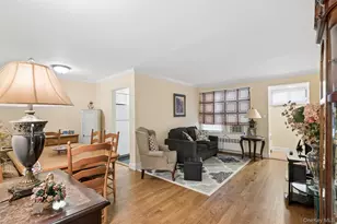 43 Edwards St, Roslyn Heights, NY 11577 - Photo 8