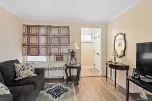 43 Edwards St, Roslyn Heights, NY 11577 - Photo 6