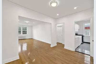 1 Ash Place #2K, Great Neck, NY 11021 - Photo 4