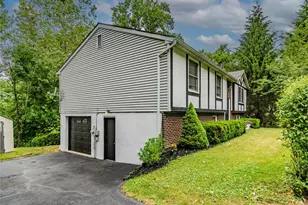 7 Colleen Ln, Wallkill, NY 12589 - Photo 2