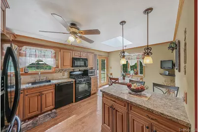 404 Bicycle Path, Port Jefferson Station, NY 11776 - Photo 10