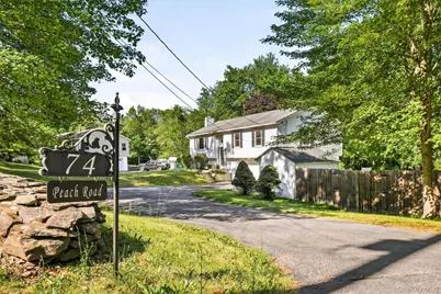 74 Peach Road, Poughkeepsie, NY 12601 - Photo 2