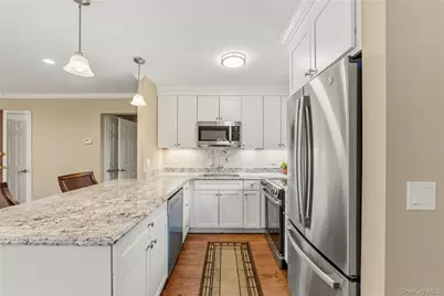 27 Walden Court #J, Yorktown Heights, NY 10598 - Photo 12