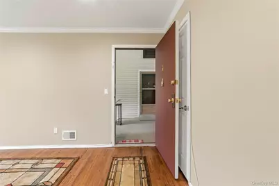 27 Walden Court #J, Yorktown Heights, NY 10598 - Photo 4