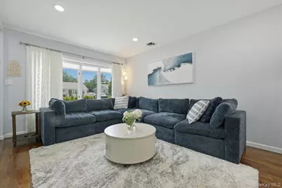 672 Anderson Avenue, Franklin Square, NY 11010 - Photo 8