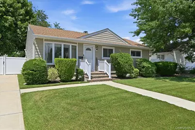 672 Anderson Avenue, Franklin Square, NY 11010 - Photo 1