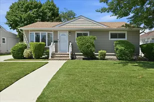 672 Anderson Ave, Franklin Square, NY 11010 - Photo 2