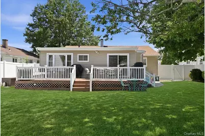672 Anderson Avenue, Franklin Square, NY 11010 - Photo 32