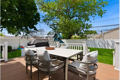 672 Anderson Avenue, Franklin Square, NY 11010 - Photo 28