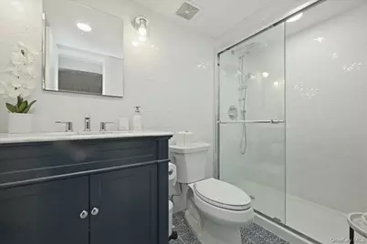 672 Anderson Avenue, Franklin Square, NY 11010 - Photo 24