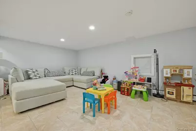 672 Anderson Avenue, Franklin Square, NY 11010 - Photo 26