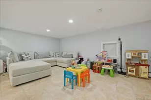 672 Anderson Ave, Franklin Square, NY 11010 - Photo 26