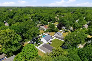 202 Whittier Dr, Mastic Beach, NY 11951 - Photo 32