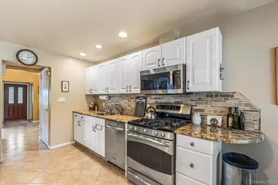 3247 Skillman Avenue, Oceanside, NY 11572 - Photo 4