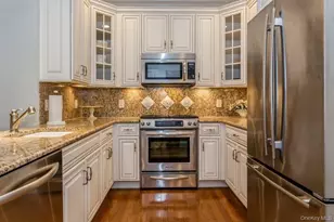 1105 Roosevelt Way, Westbury, NY 11590 - Photo 8