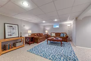 8 Woodvale Dr, Syosset, NY 11791 - Photo 16