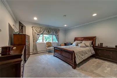 8 Woodvale Drive, Syosset, NY 11791 - Photo 10