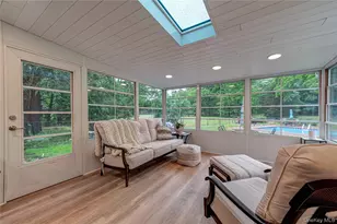 8 Woodvale Dr, Syosset, NY 11791 - Photo 14