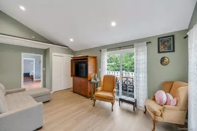 19 Joan Road, Bay Shore, NY 11706 - Photo 30