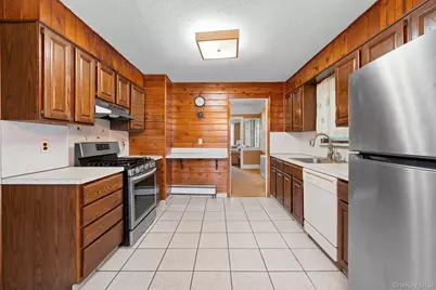 1318 Scimitar Avenue, Elmont, NY 11003 - Photo 10