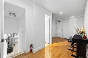 69-07 Little Neck Pkwy, Little Neck, NY 11363 - Photo 20
