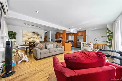69-07 Little Neck Parkway, Little Neck, NY 11363 - Photo 6