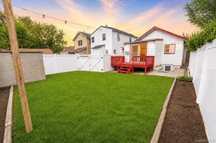 937 N 7th St, New Hyde Park, NY 11040 - Photo 2