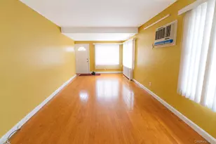 937 N 7th St, New Hyde Park, NY 11040 - Photo 4