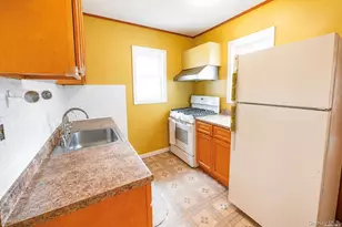 937 N 7th St, New Hyde Park, NY 11040 - Photo 6