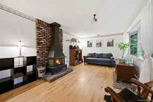 23 Flicker Dr, Middle Island, NY 11953 - Photo 4