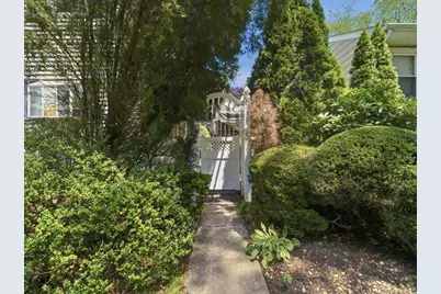 100 Bayberry Avenue, Garden City, NY 11530 - Photo 34