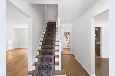 100 Bayberry Avenue, Garden City, NY 11530 - Photo 4