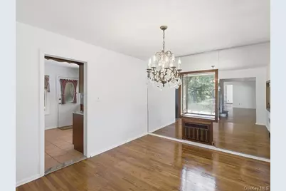 100 Bayberry Avenue, Garden City, NY 11530 - Photo 18