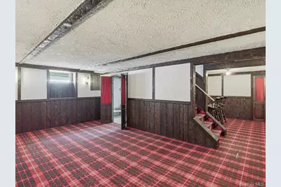 100 Bayberry Avenue, Garden City, NY 11530 - Photo 28