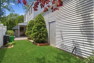 100 Bayberry Ave, Garden City, NY 11530 - Photo 32